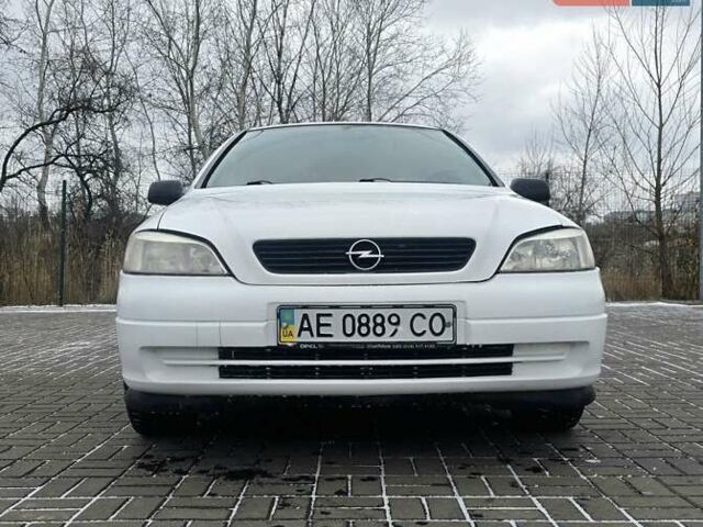 Белый Опель Астра, объемом двигателя 1.2 л и пробегом 263 тыс. км за 2999 $, фото 2 на Automoto.ua
