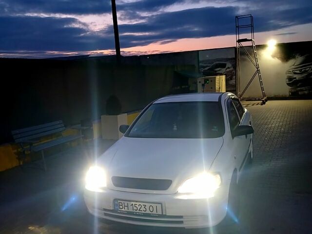 Белый Опель Астра, объемом двигателя 2 л и пробегом 239 тыс. км за 3000 $, фото 6 на Automoto.ua