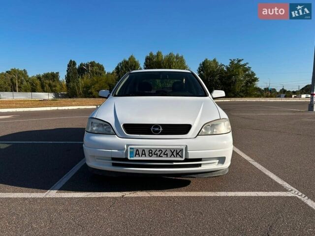 Белый Опель Астра, объемом двигателя 1.4 л и пробегом 200 тыс. км за 2500 $, фото 6 на Automoto.ua