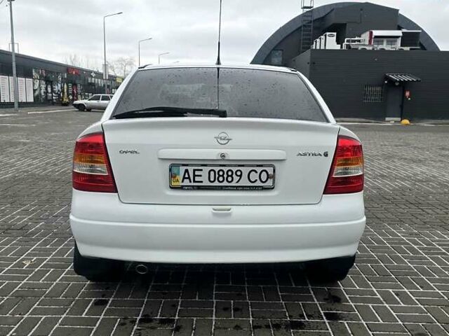 Белый Опель Астра, объемом двигателя 1.2 л и пробегом 263 тыс. км за 2999 $, фото 7 на Automoto.ua