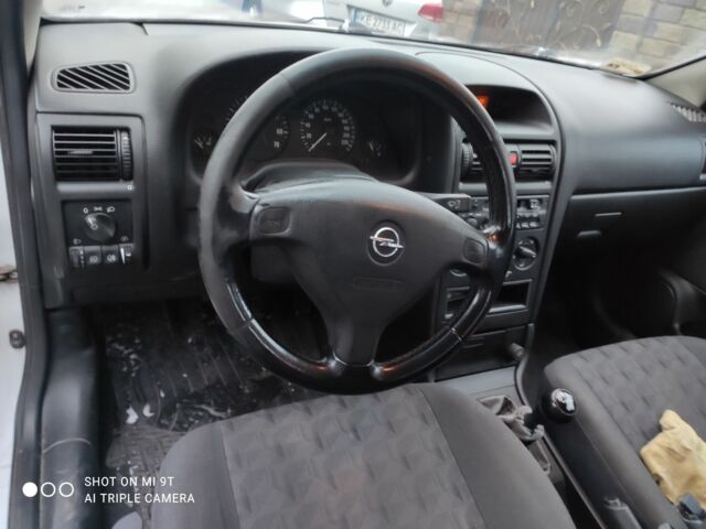 Білий Опель Астра, об'ємом двигуна 1.4 л та пробігом 230 тис. км за 2900 $, фото 1 на Automoto.ua