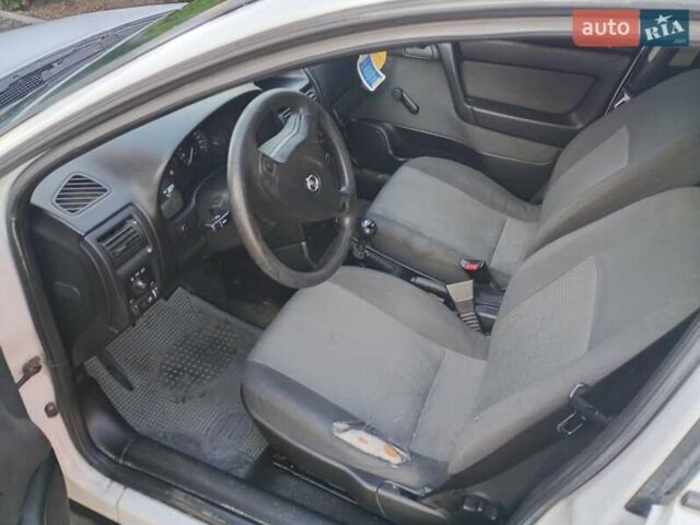 Білий Опель Астра, об'ємом двигуна 1.7 л та пробігом 350 тис. км за 3950 $, фото 12 на Automoto.ua