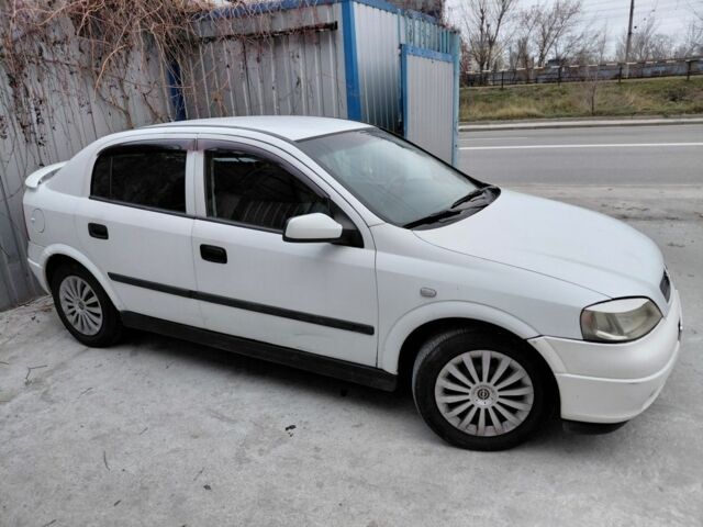 Белый Опель Астра, объемом двигателя 1.4 л и пробегом 260 тыс. км за 2200 $, фото 7 на Automoto.ua