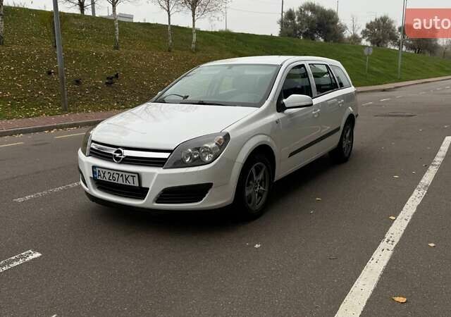 Белый Опель Астра, объемом двигателя 1.6 л и пробегом 238 тыс. км за 5550 $, фото 2 на Automoto.ua