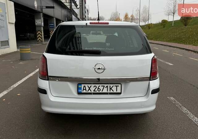 Белый Опель Астра, объемом двигателя 1.6 л и пробегом 238 тыс. км за 5550 $, фото 4 на Automoto.ua