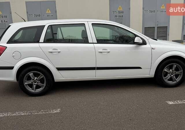 Белый Опель Астра, объемом двигателя 1.6 л и пробегом 238 тыс. км за 5550 $, фото 7 на Automoto.ua