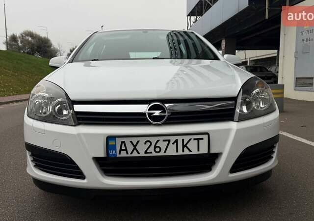Белый Опель Астра, объемом двигателя 1.6 л и пробегом 238 тыс. км за 5550 $, фото 14 на Automoto.ua