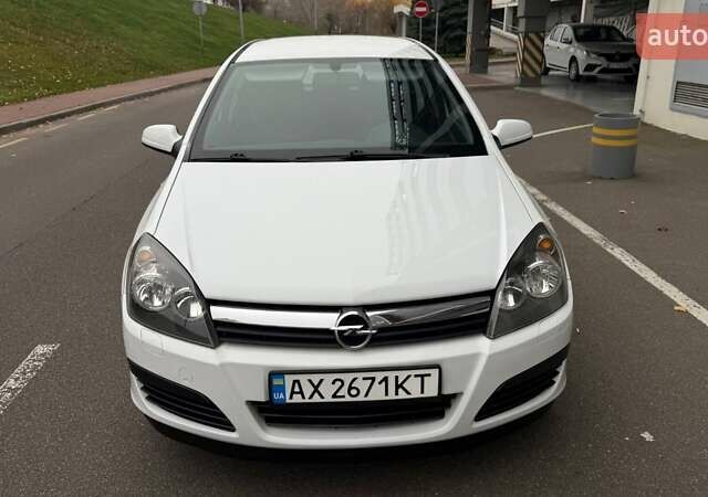 Белый Опель Астра, объемом двигателя 1.6 л и пробегом 238 тыс. км за 5550 $, фото 15 на Automoto.ua