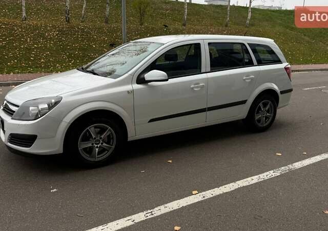 Белый Опель Астра, объемом двигателя 1.6 л и пробегом 238 тыс. км за 5550 $, фото 3 на Automoto.ua