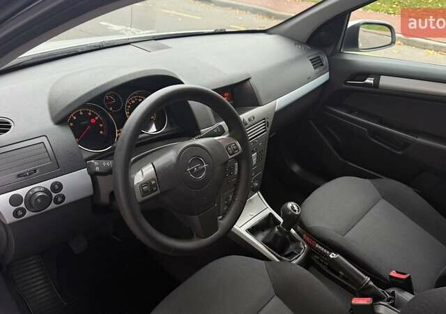 Белый Опель Астра, объемом двигателя 1.6 л и пробегом 238 тыс. км за 5550 $, фото 23 на Automoto.ua