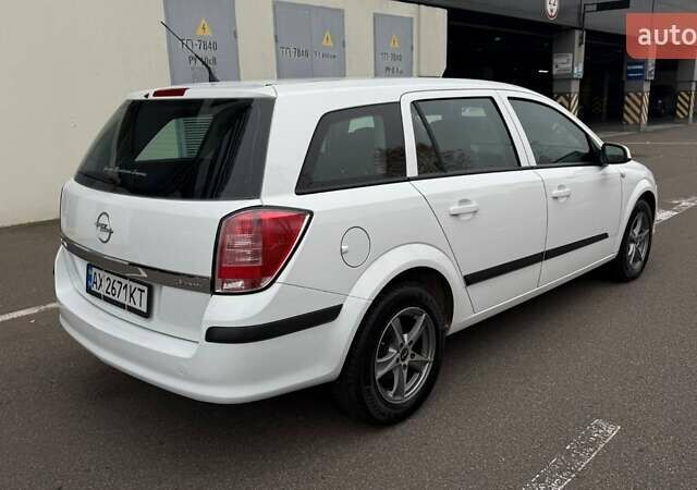 Белый Опель Астра, объемом двигателя 1.6 л и пробегом 238 тыс. км за 5550 $, фото 1 на Automoto.ua