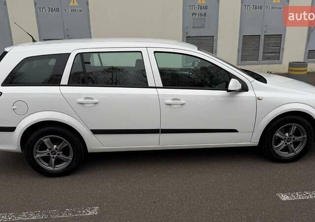 Белый Опель Астра, объемом двигателя 1.6 л и пробегом 238 тыс. км за 5550 $, фото 17 на Automoto.ua