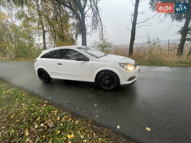 Белый Опель Астра, объемом двигателя 1.6 л и пробегом 224 тыс. км за 3999 $, фото 2 на Automoto.ua