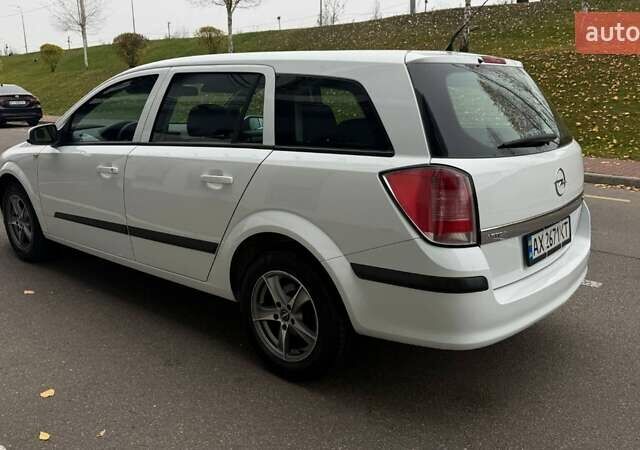 Белый Опель Астра, объемом двигателя 1.6 л и пробегом 238 тыс. км за 5550 $, фото 6 на Automoto.ua