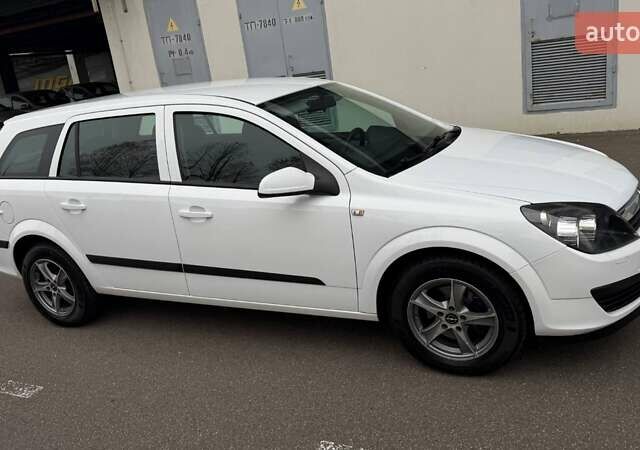 Белый Опель Астра, объемом двигателя 1.6 л и пробегом 238 тыс. км за 5550 $, фото 19 на Automoto.ua