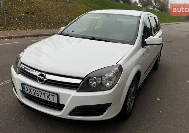 Белый Опель Астра, объемом двигателя 1.6 л и пробегом 238 тыс. км за 5550 $, фото 12 на Automoto.ua