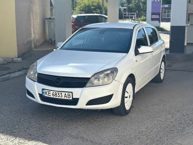 Белый Опель Астра, объемом двигателя 1.2 л и пробегом 330 тыс. км за 2950 $, фото 3 на Automoto.ua