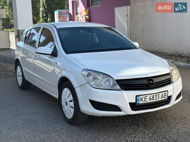 Белый Опель Астра, объемом двигателя 1.25 л и пробегом 360 тыс. км за 2950 $, фото 4 на Automoto.ua