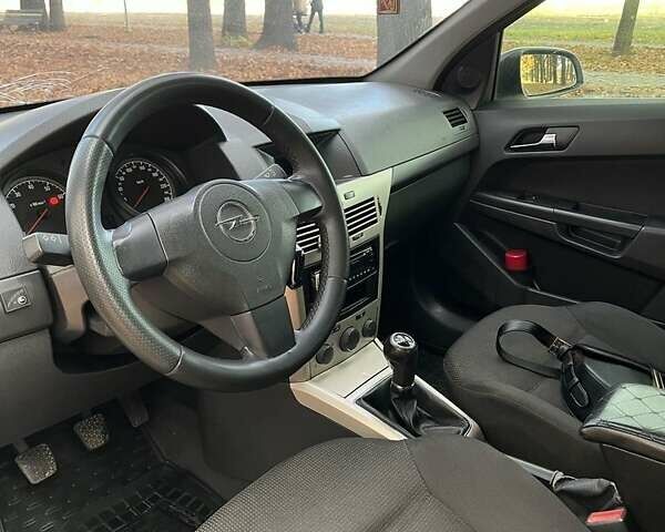 Білий Опель Астра, об'ємом двигуна 1.4 л та пробігом 286 тис. км за 4500 $, фото 6 на Automoto.ua