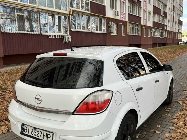 Белый Опель Астра, объемом двигателя 1.4 л и пробегом 286 тыс. км за 4500 $, фото 5 на Automoto.ua