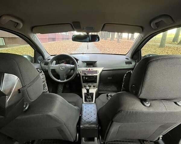 Білий Опель Астра, об'ємом двигуна 1.4 л та пробігом 286 тис. км за 4500 $, фото 5 на Automoto.ua