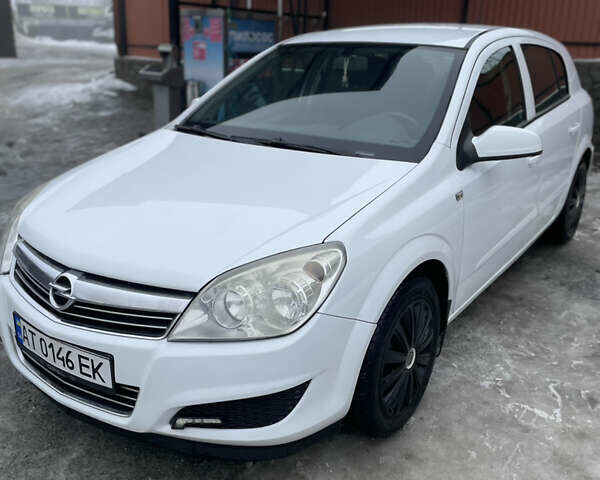 Белый Опель Астра, объемом двигателя 1.69 л и пробегом 282 тыс. км за 4950 $, фото 1 на Automoto.ua