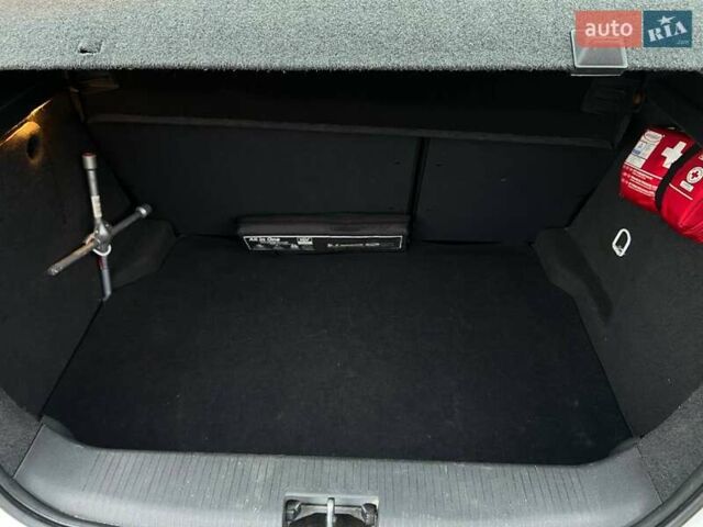 Белый Опель Астра, объемом двигателя 1.36 л и пробегом 215 тыс. км за 4650 $, фото 12 на Automoto.ua