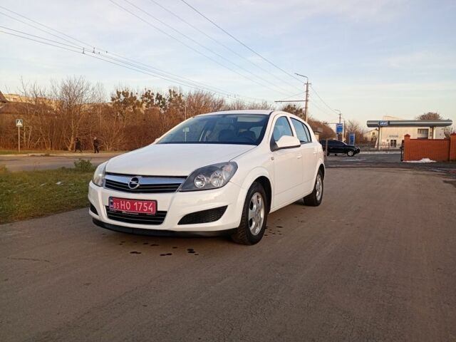 Белый Опель Астра, объемом двигателя 1.4 л и пробегом 185 тыс. км за 4750 $, фото 1 на Automoto.ua
