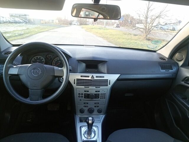 Белый Опель Астра, объемом двигателя 1.4 л и пробегом 185 тыс. км за 4750 $, фото 5 на Automoto.ua