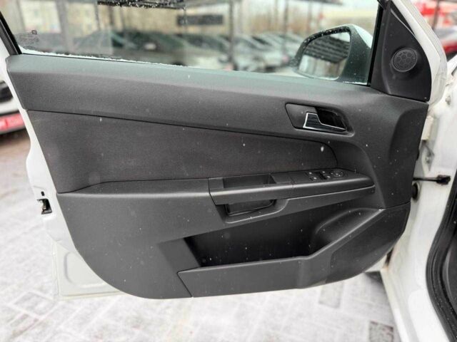 Белый Опель Астра, объемом двигателя 1.6 л и пробегом 188 тыс. км за 5900 $, фото 10 на Automoto.ua