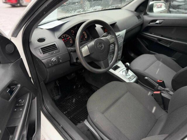 Белый Опель Астра, объемом двигателя 1.6 л и пробегом 188 тыс. км за 5900 $, фото 11 на Automoto.ua