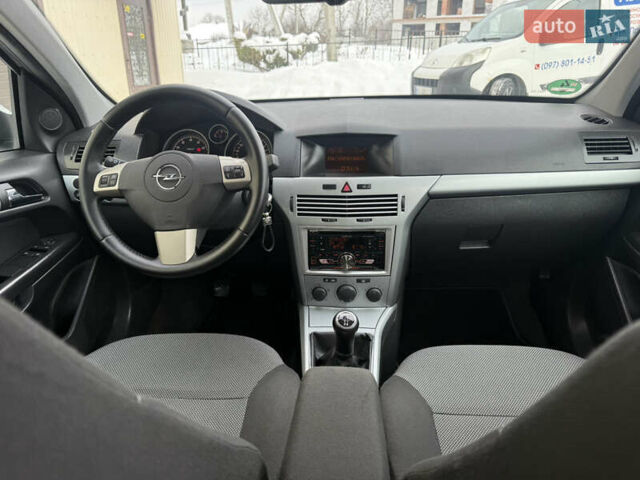 Белый Опель Астра, объемом двигателя 1.6 л и пробегом 194 тыс. км за 5999 $, фото 17 на Automoto.ua