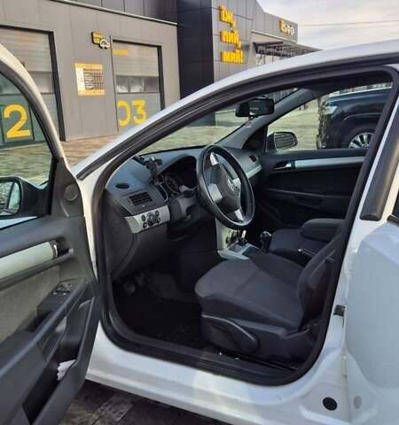 Білий Опель Астра, об'ємом двигуна 1.7 л та пробігом 213 тис. км за 5500 $, фото 8 на Automoto.ua