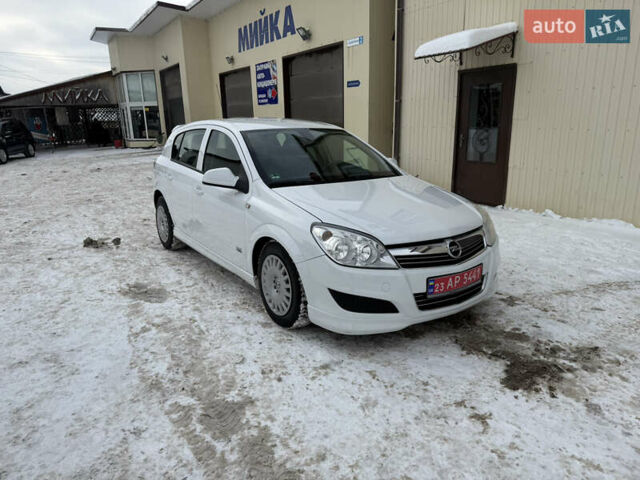 Белый Опель Астра, объемом двигателя 1.6 л и пробегом 194 тыс. км за 5999 $, фото 1 на Automoto.ua