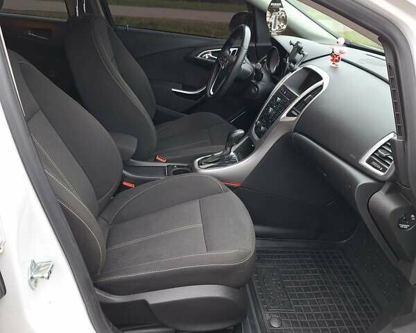 Белый Опель Астра, объемом двигателя 1.6 л и пробегом 179 тыс. км за 7800 $, фото 31 на Automoto.ua