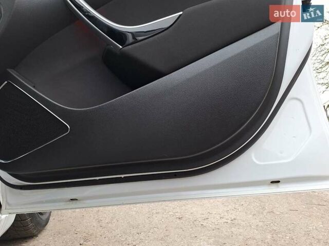 Белый Опель Астра, объемом двигателя 1.6 л и пробегом 179 тыс. км за 7800 $, фото 30 на Automoto.ua