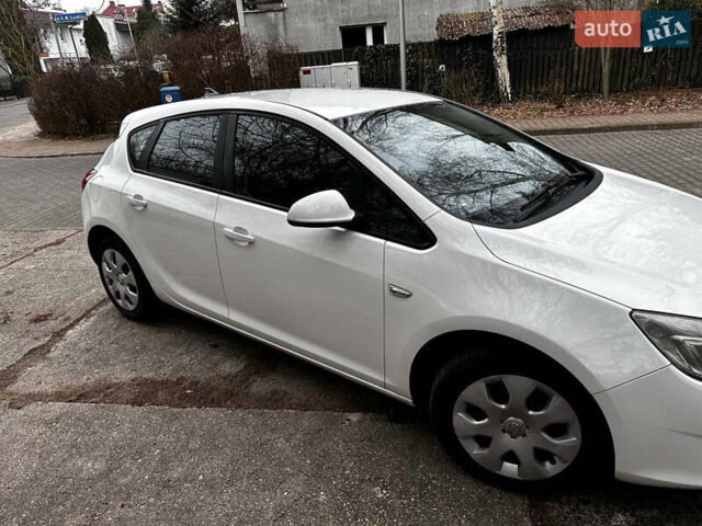 Белый Опель Астра, объемом двигателя 1.69 л и пробегом 330 тыс. км за 5800 $, фото 13 на Automoto.ua