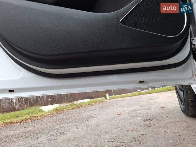 Белый Опель Астра, объемом двигателя 1.6 л и пробегом 179 тыс. км за 7800 $, фото 18 на Automoto.ua