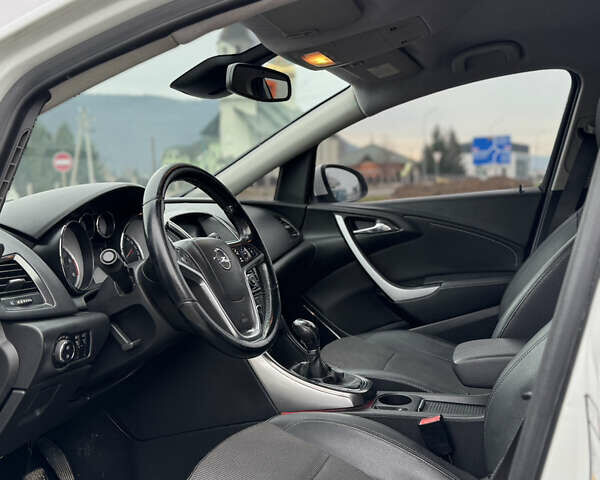 Белый Опель Астра, объемом двигателя 1.7 л и пробегом 250 тыс. км за 6500 $, фото 13 на Automoto.ua