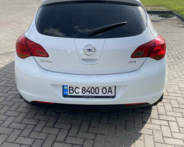 Белый Опель Астра, объемом двигателя 1.69 л и пробегом 285 тыс. км за 6300 $, фото 6 на Automoto.ua