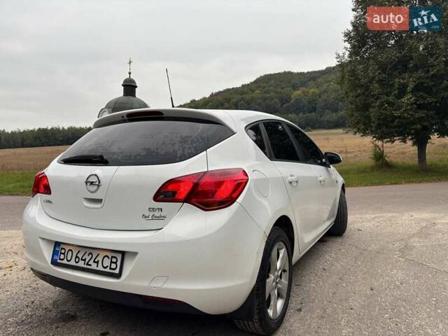 Опель Астра 2010 в Жовкве на Automoto.ua Белый Опель Астра, объемом двигателя 1.7 л и пробегом 180 тыс. км за 6800 $, фото 2 на Automoto.ua