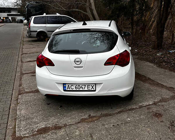 Белый Опель Астра, объемом двигателя 1.69 л и пробегом 330 тыс. км за 5800 $, фото 17 на Automoto.ua