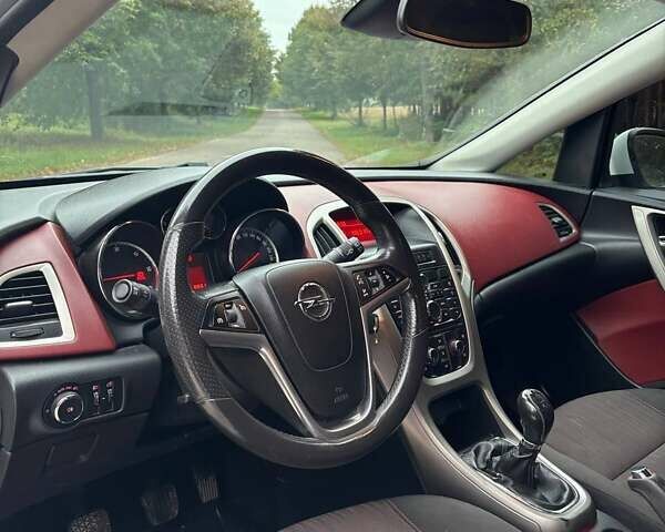Опель Астра 2010 в Жовкве на Automoto.ua Белый Опель Астра, объемом двигателя 1.7 л и пробегом 180 тыс. км за 6800 $, фото 15 на Automoto.ua
