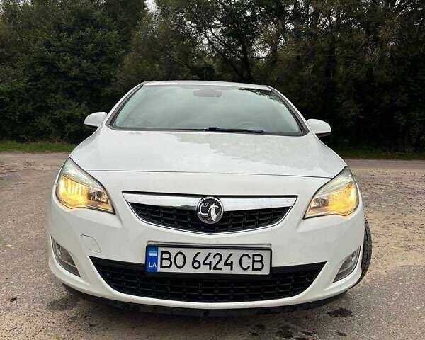 Белый Опель Астра, объемом двигателя 1.7 л и пробегом 184 тыс. км за 6500 $, фото 4 на Automoto.ua
