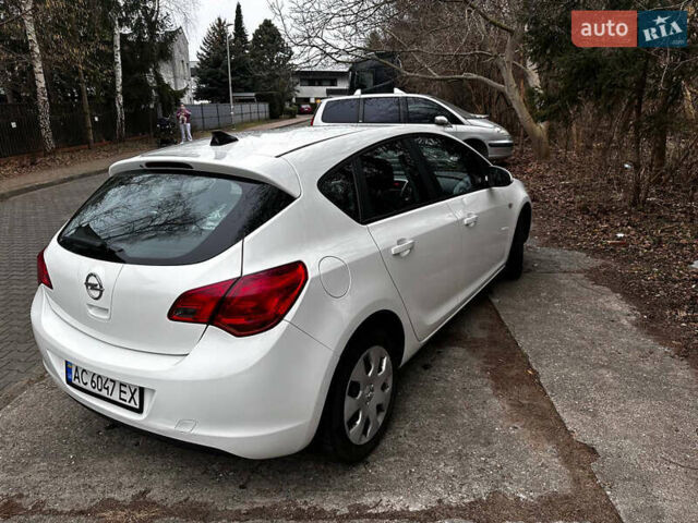 Белый Опель Астра, объемом двигателя 1.69 л и пробегом 330 тыс. км за 5800 $, фото 7 на Automoto.ua