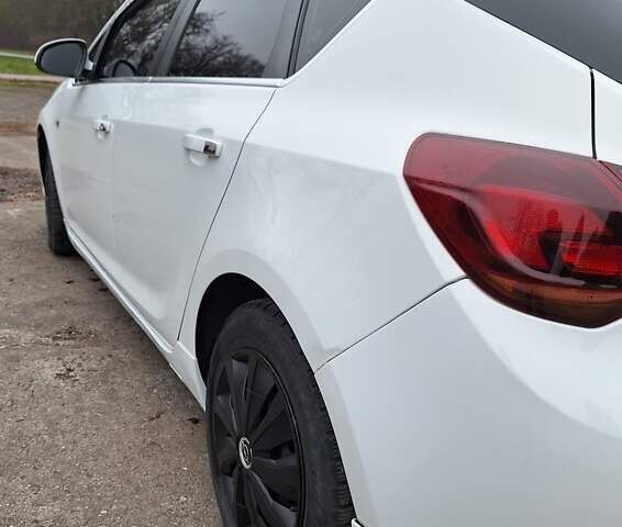 Белый Опель Астра, объемом двигателя 1.6 л и пробегом 179 тыс. км за 7800 $, фото 5 на Automoto.ua