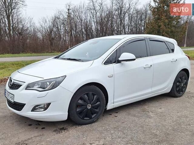 Белый Опель Астра, объемом двигателя 1.6 л и пробегом 179 тыс. км за 7800 $, фото 2 на Automoto.ua
