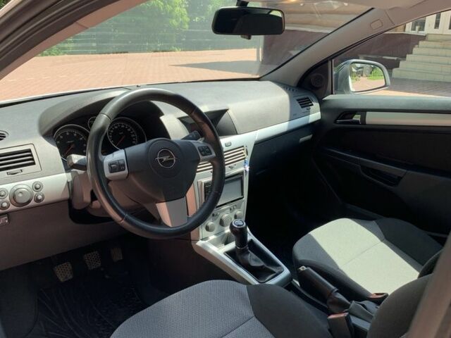 Білий Опель Астра, об'ємом двигуна 1.6 л та пробігом 125 тис. км за 7100 $, фото 9 на Automoto.ua