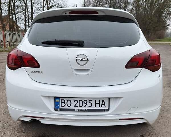 Белый Опель Астра, объемом двигателя 1.6 л и пробегом 179 тыс. км за 7800 $, фото 6 на Automoto.ua