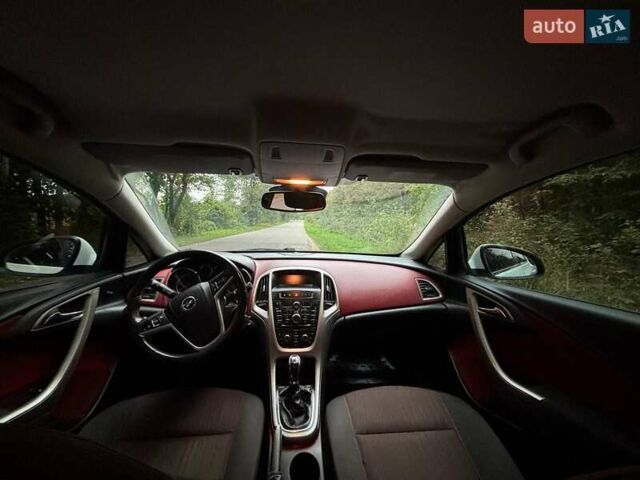 Опель Астра 2010 в Жовкве на Automoto.ua Белый Опель Астра, объемом двигателя 1.7 л и пробегом 180 тыс. км за 6800 $, фото 17 на Automoto.ua